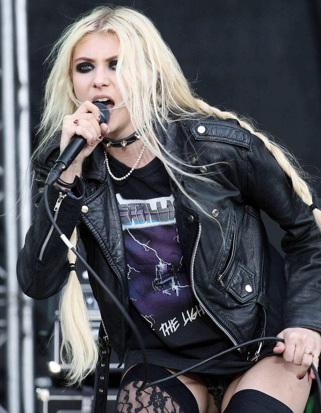 Taylor Momsen Continues Her Controversial World Tour – Page 3 – Heyman ...